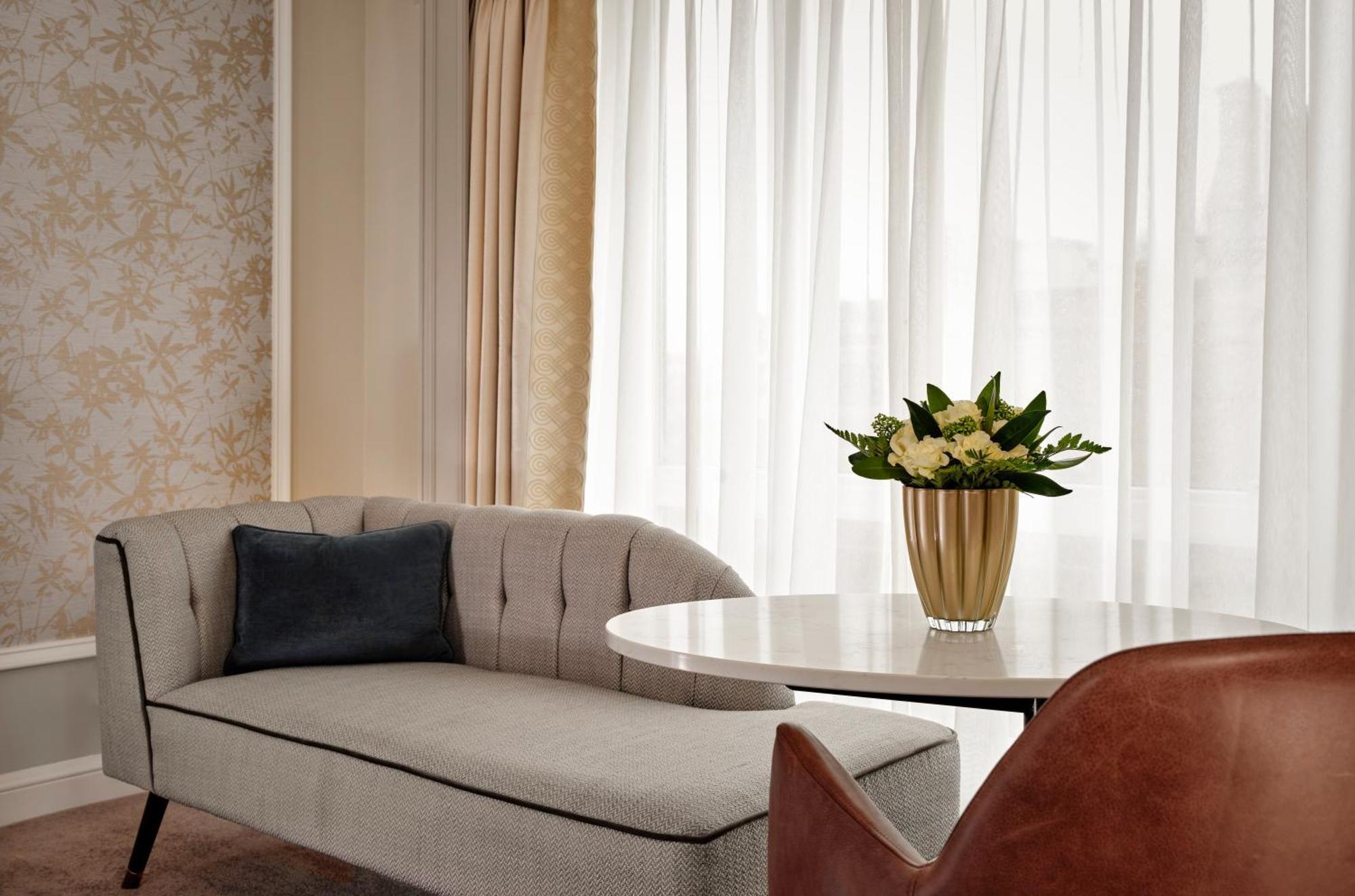 The College Green Dublin Hotel, Autograph Collection Экстерьер фото