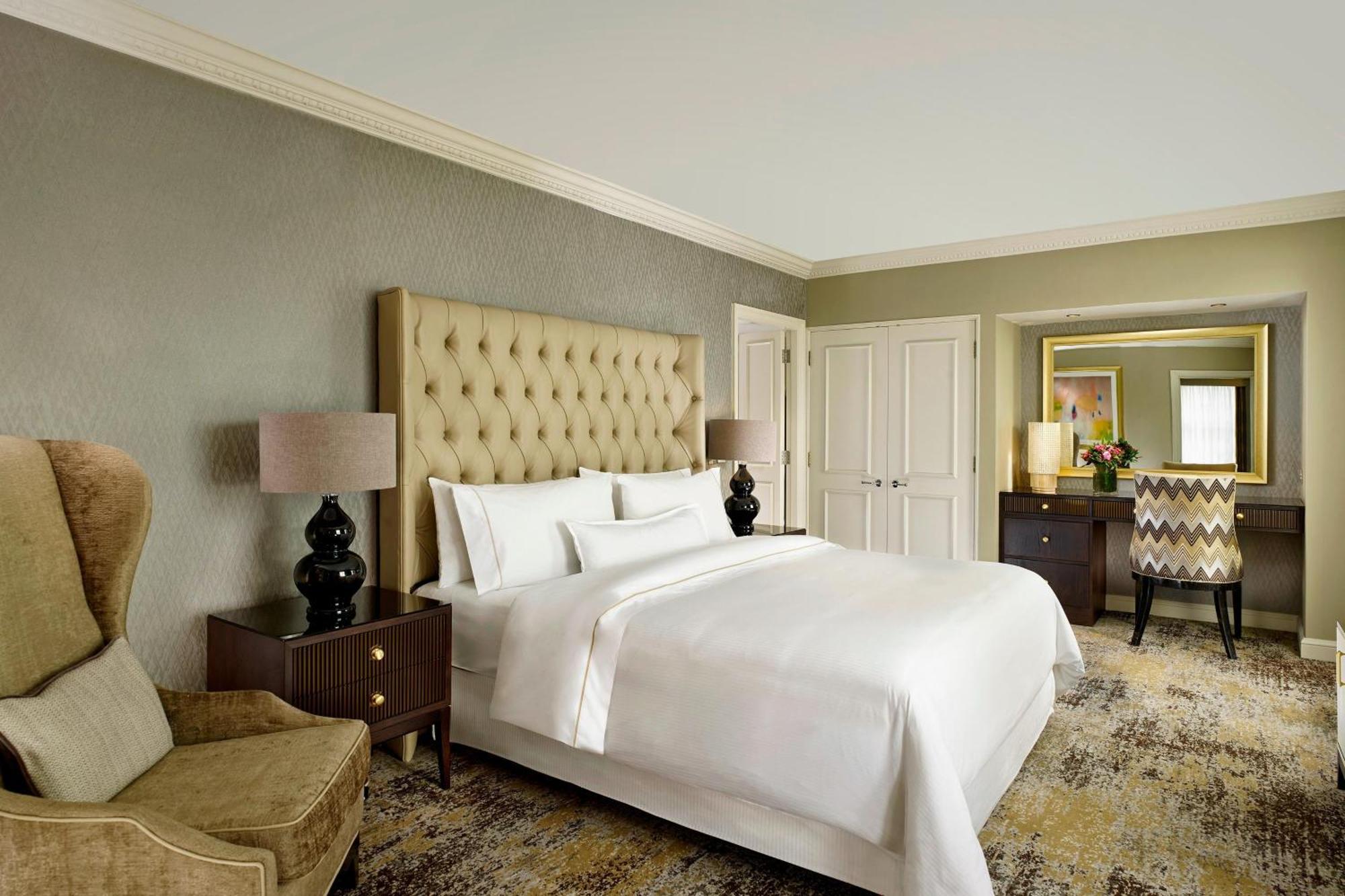 The College Green Dublin Hotel, Autograph Collection Экстерьер фото